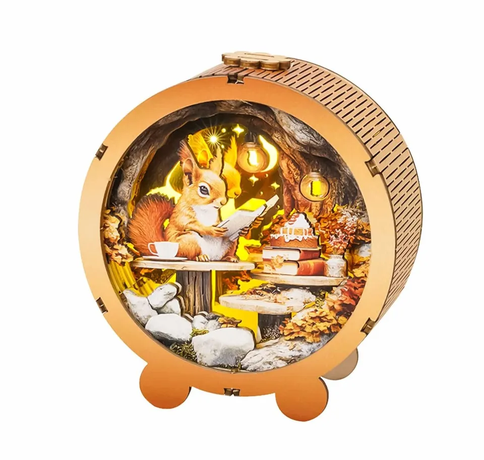 kaayee-night-light-squirrel-s-cozy-corner-holz-nachtlicht-nur-lampe image 1