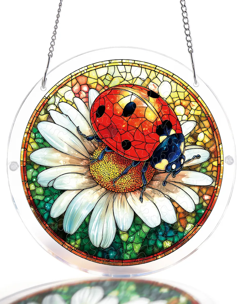 kaayee-ladybug-on-daisy-suncatcher-fensterbild-small-acryl image 1